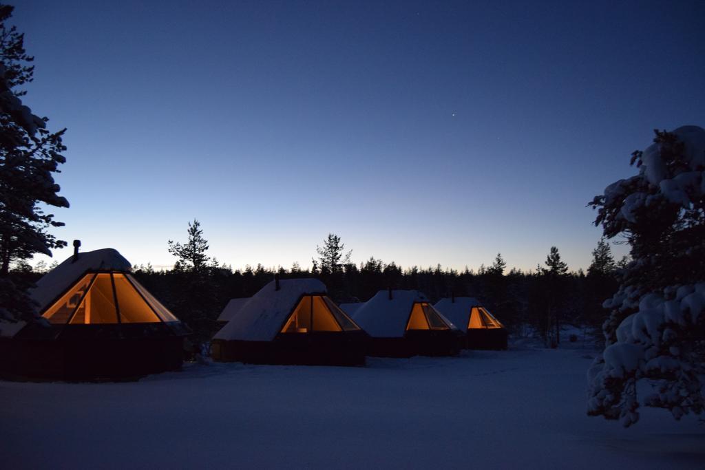 Wilderness Hotel Muotka & Igloos Саариселькя Экстерьер фото